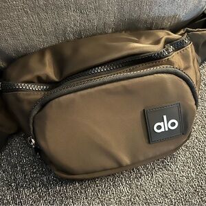 ALO Yoga unisex Belt Bag-Espresso